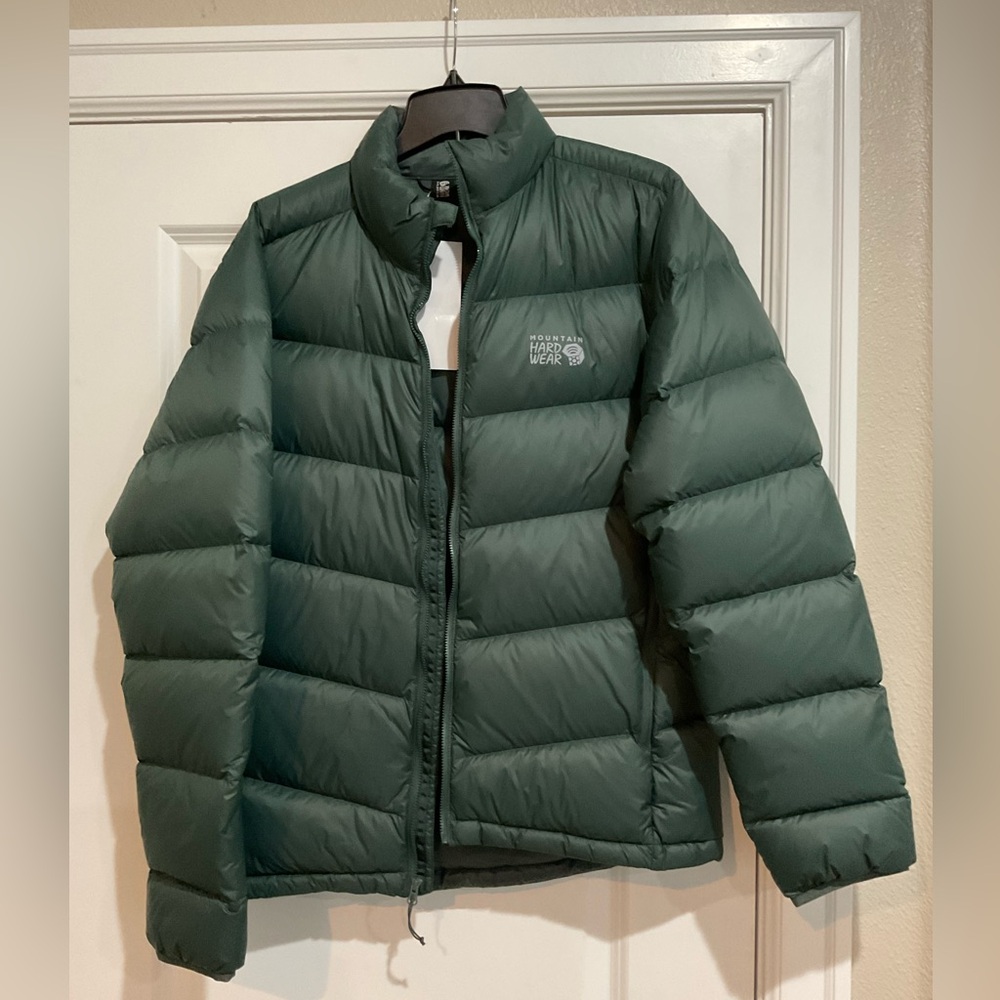 NWT Men’s Mountain Hardwear lightweight insulated jacket M